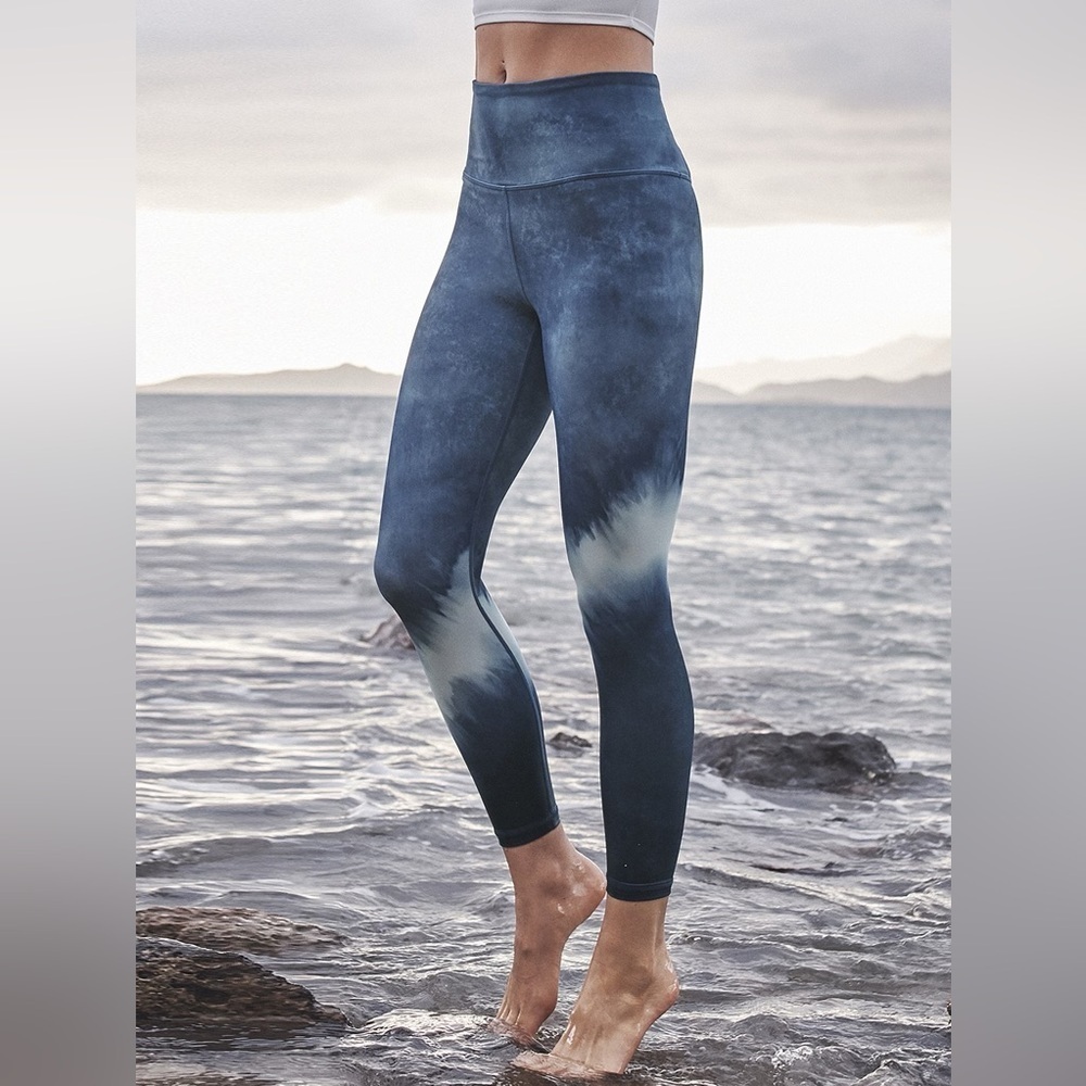Athleta Elation Watercolor Stripe 7/8 Tight, Navy, Size XS